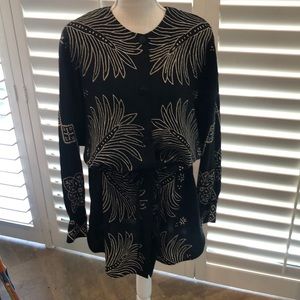 Ellen Tracy silk long blouse. Draw string waist.